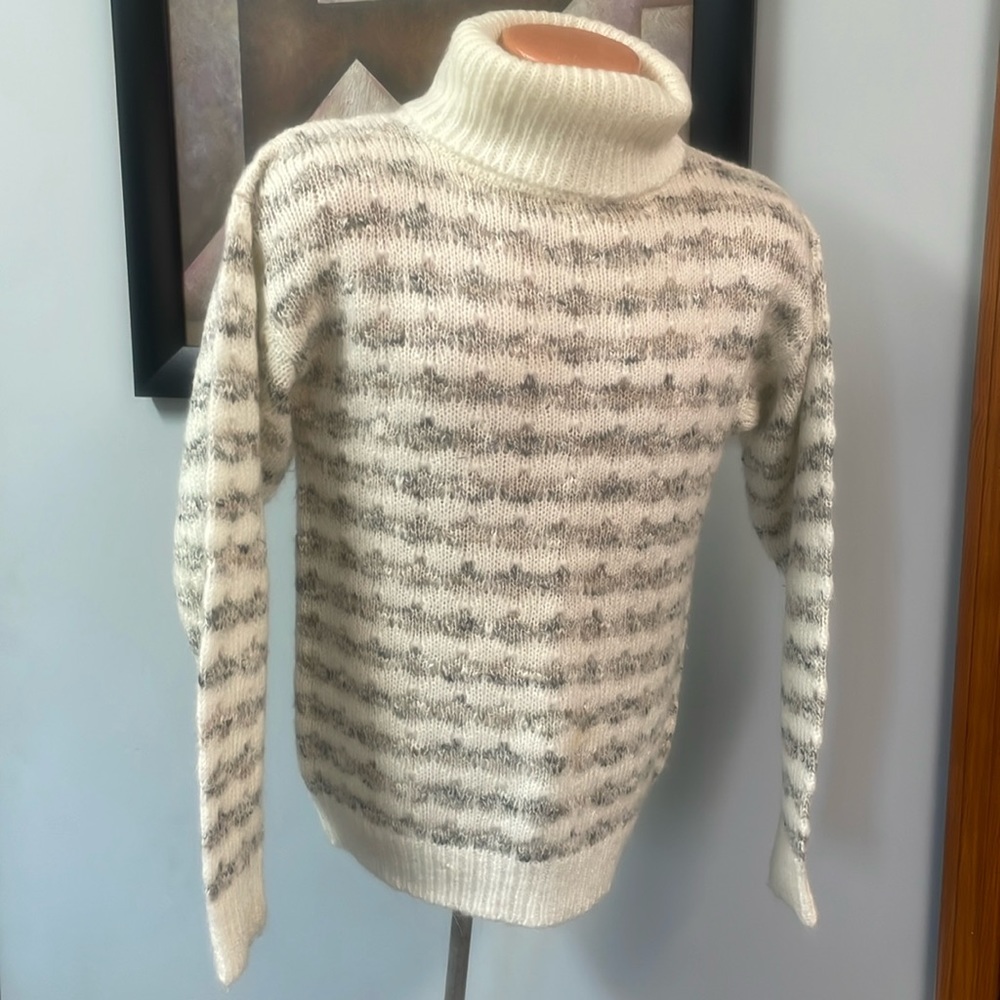 Silvercord sweater